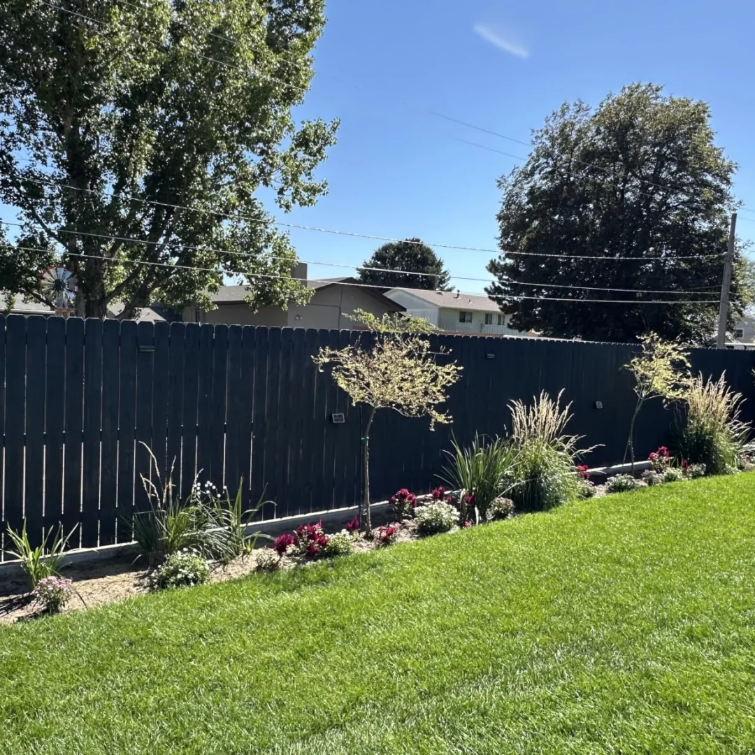 Оградата готова за един следобед